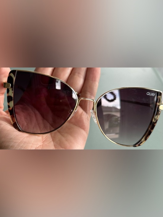 Quay Australia Glow Up Cat-Eye Sunglasses Gold Tortoiseshell NWT